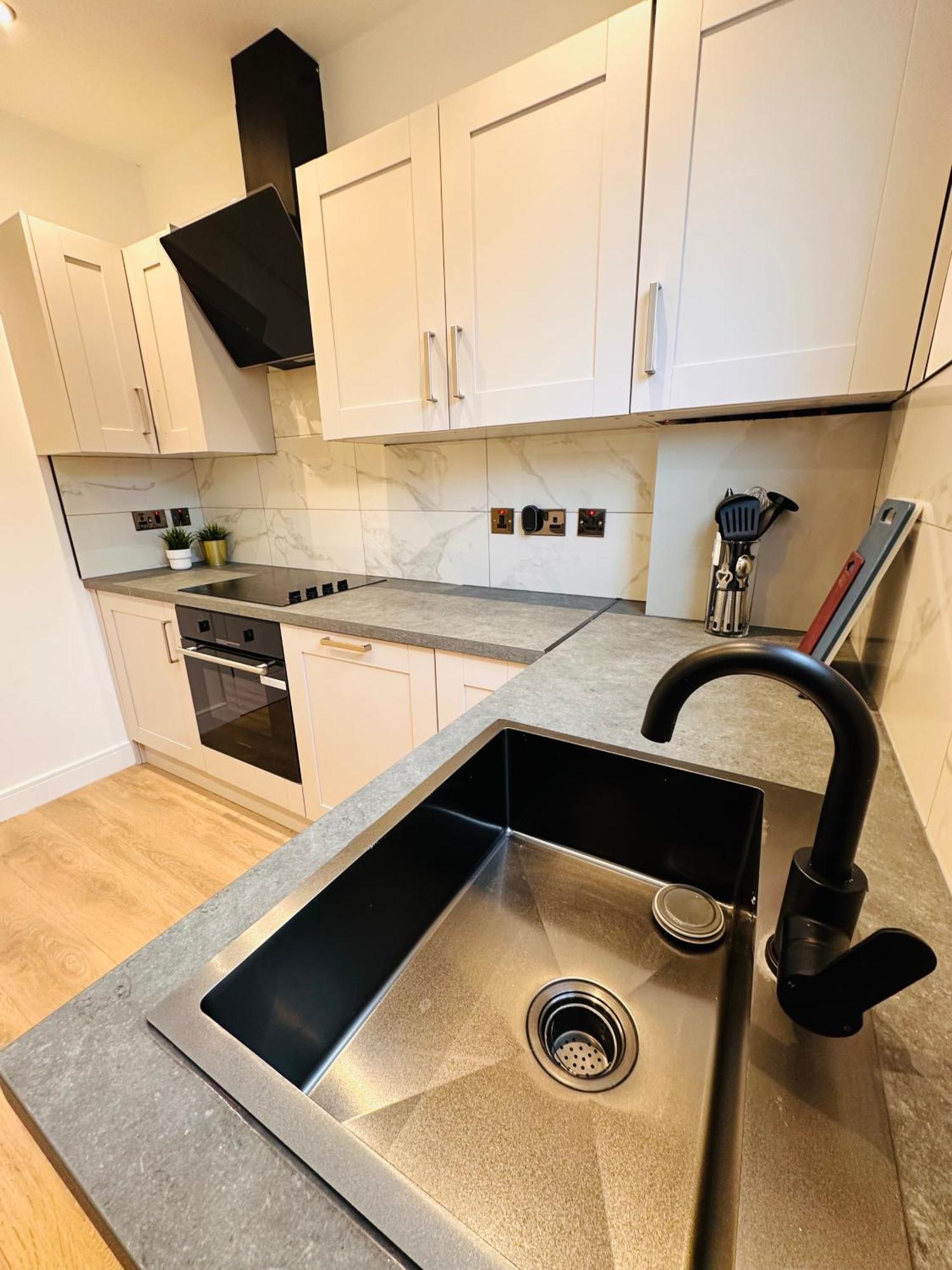 R4 - Elegant Private With Kitchenette Near Qe Hospital Harborne Guest house Birmingham