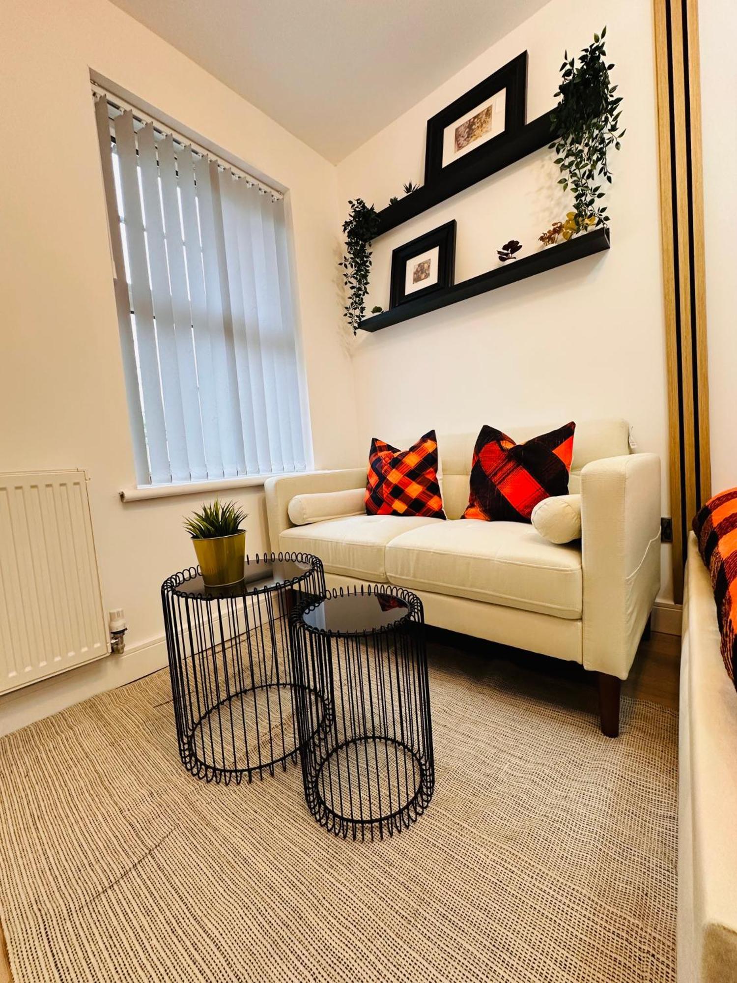 R4 - Elegant Private With Kitchenette Near Qe Hospital Harborne