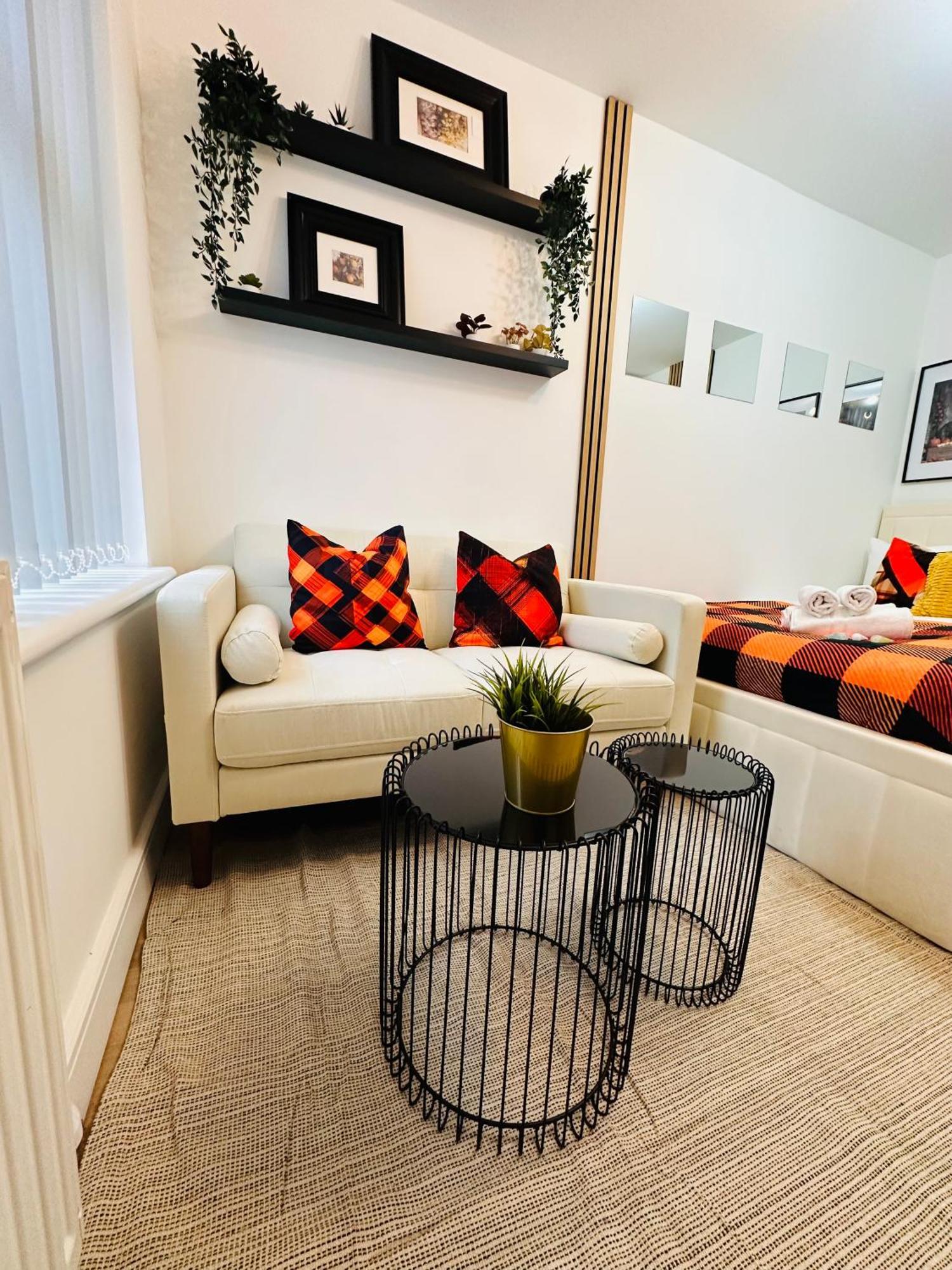 Guest house R4 - Elegant Private With Kitchenette Near Qe Hospital Harborne Birmingham