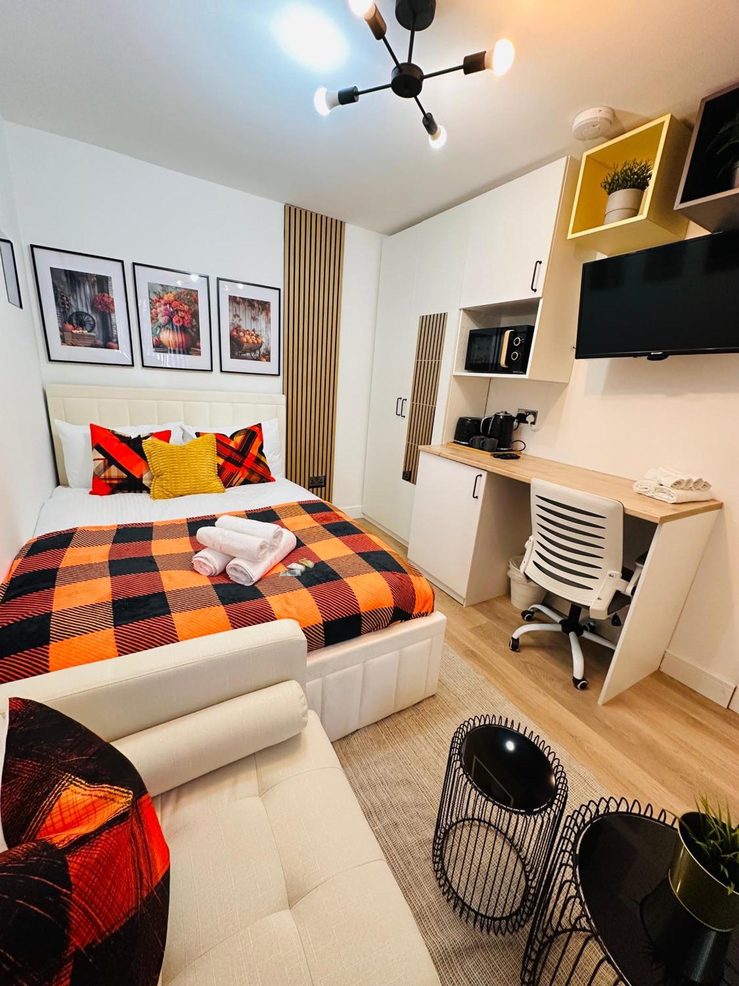 R4 - Elegant Private With Kitchenette Near Qe Hospital Harborne Birmingham