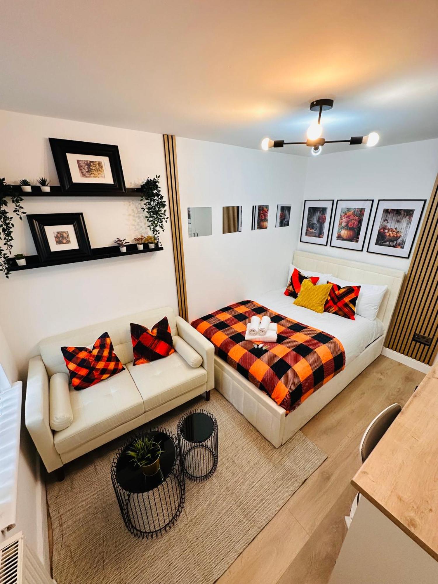 R4 - Elegant Private With Kitchenette Near Qe Hospital Harborne Guest house
